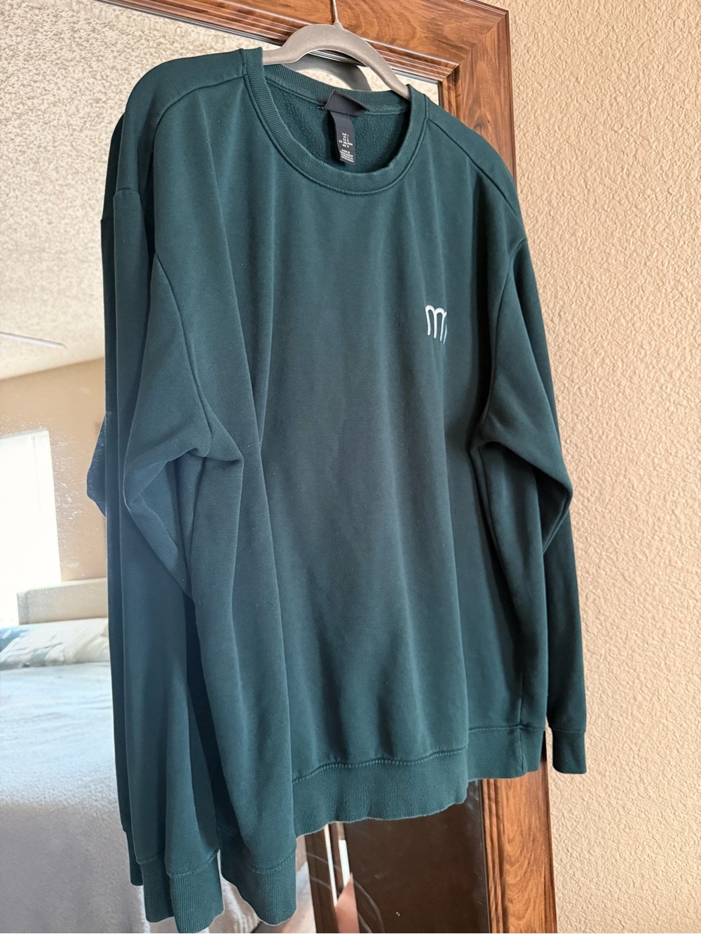 H&M Women's Crewneck Sweatshirt in Dark Green